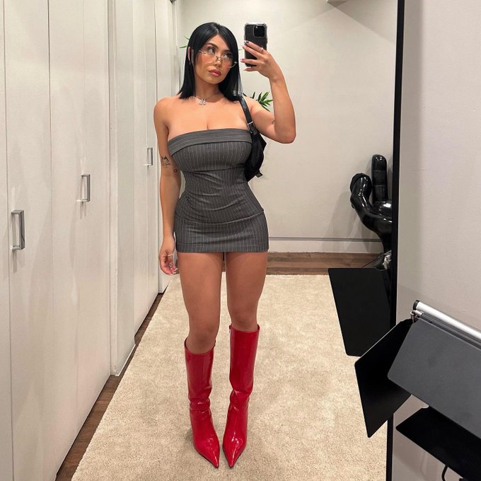 rt if u missed me ❤️ https://t.co/QEXSXzL50G