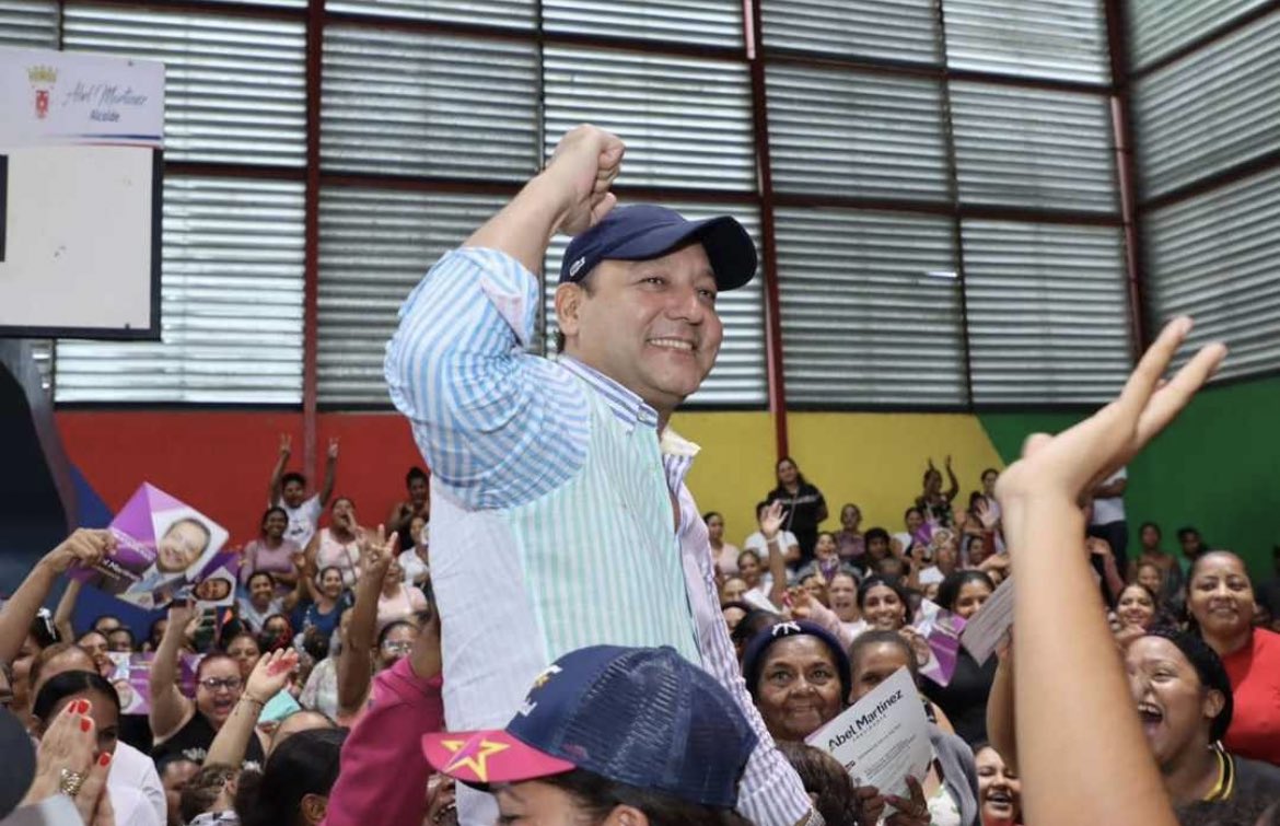 SamuelMunozB's tweet photo. Trabajáremos INCANSABLEMENTE hasta ver en tu pecho la enseña tricolor que reza ¡Dios, Patria y Libertad!

¡Abel Martínez presidente! https://t.co/NDrNemXWMl