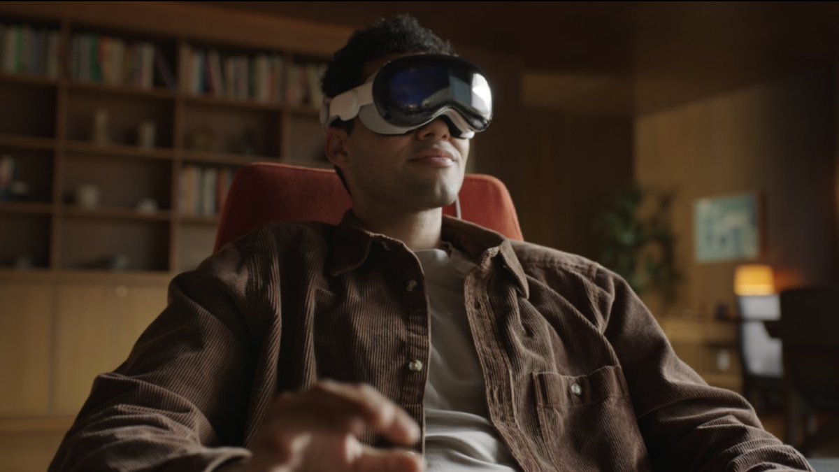 keysmetaverse's tweet photo. Creators like @Apple are helping bring virtual realty into the mainstream with their new Vision Pro Headset 👏 

This paves the way for metaverse benefits…
🧵 https://t.co/qV5CUhnPOn