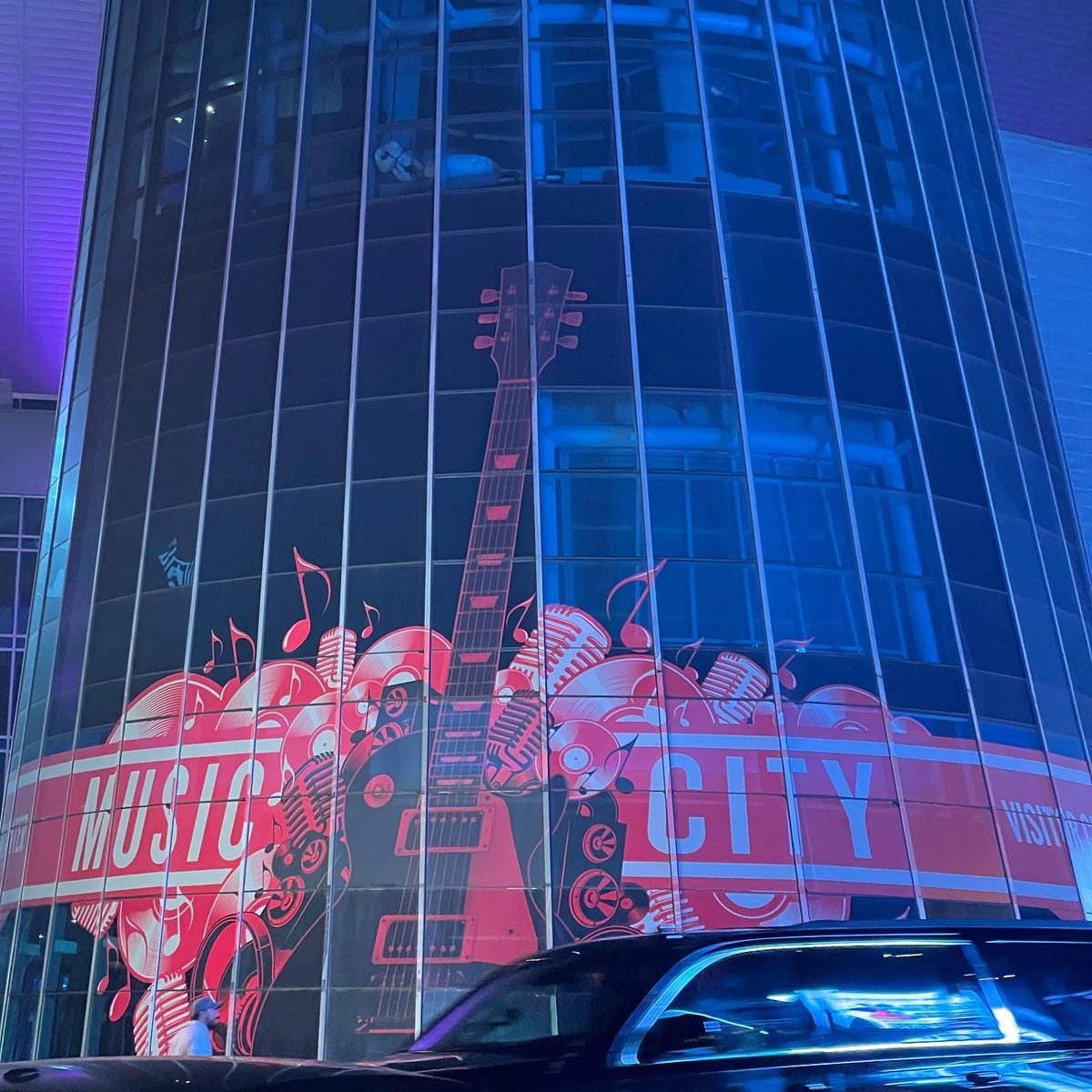 mckrotine's tweet photo. all of us want to go back so uhhhh stay tuned for trip #2 #partyparty #Nashville #Broadway https://t.co/6gMqxkzKpd