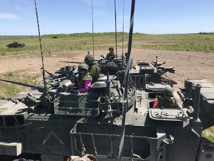 L'hon. / The Hon. Louise Imbeault tweet media