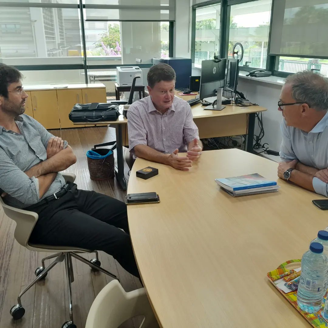 #Visite Institut d’Émission des Départements d’Outre-Mer (IEDOM). 

Ce vendredi le préfet Xavier Lefort a visité l'IEDOM. Échanges avec la direction sur les perspectives économiques et le fonctionnement de l'institut.
Retour en images
