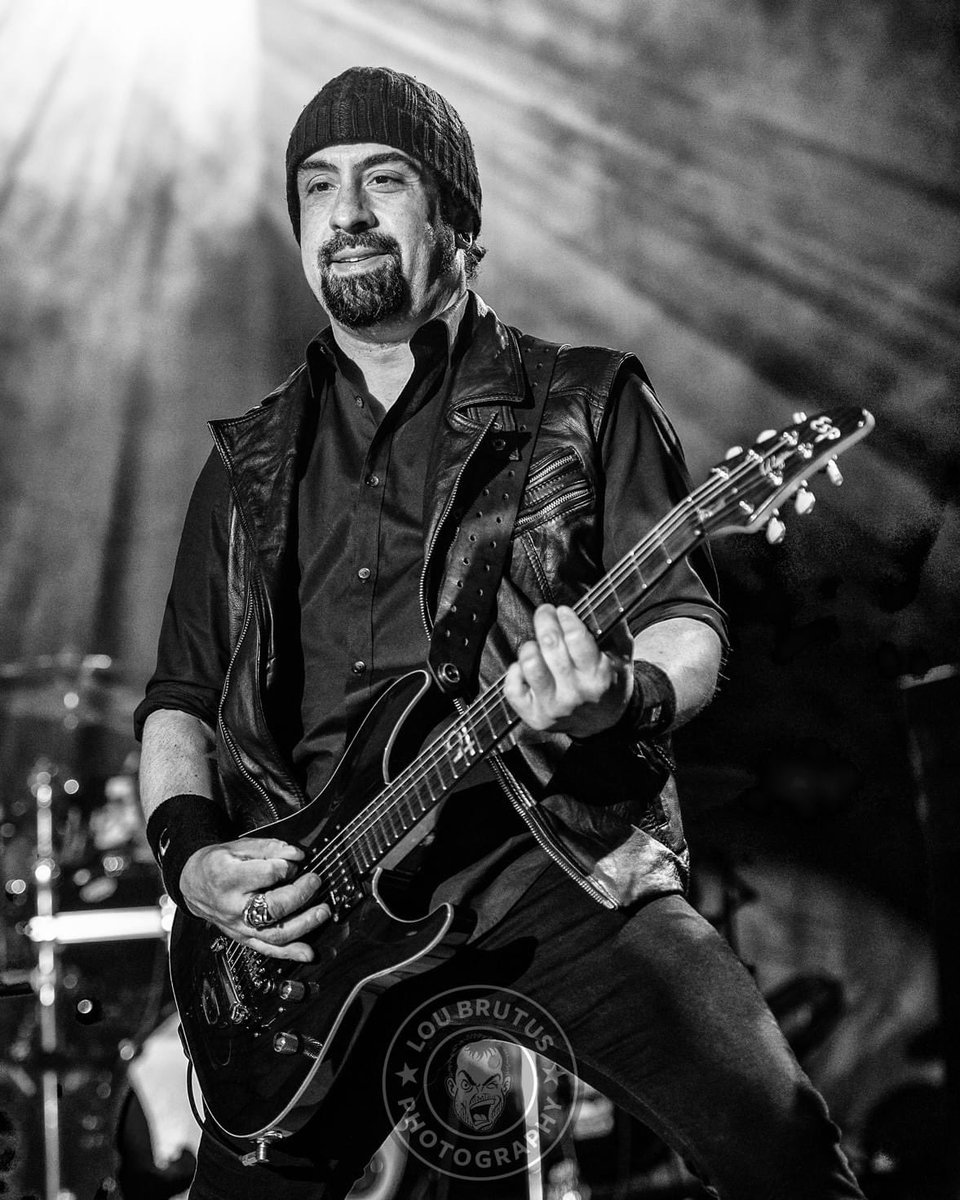 LouBrutus's tweet image. All the best to the amazing @RobCaggiano who has departed @Volbeat. A phenomenal player and a great guy! #RobCaggiano #Volbeat