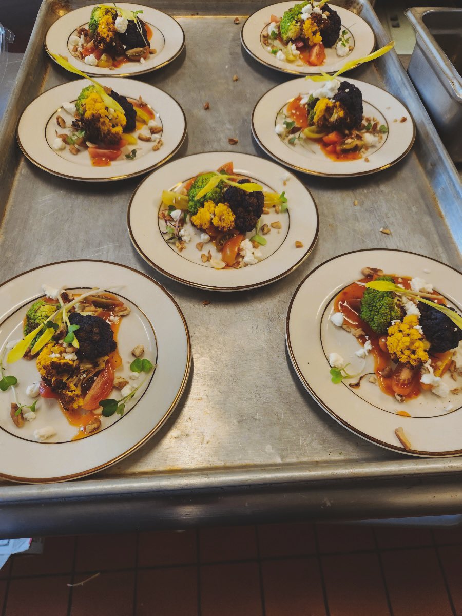 Messina's Catering tweet media