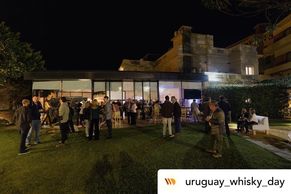 Más imágenes de lo que fue la segunda edición de UWD #highlights

📸 <a href="/mika_alvarez/">alvarez mickael</a> 

#worldwhiskyday #whiskylover #whiskytasting #whiskyexperience <a href="/clubelpais/">CLUB EL PAÍS</a> @itauuruguay @juancarlosbaucher @omarichuste @marcelojapopellejero @alfonsoescardo.uy @alvaroaniano
