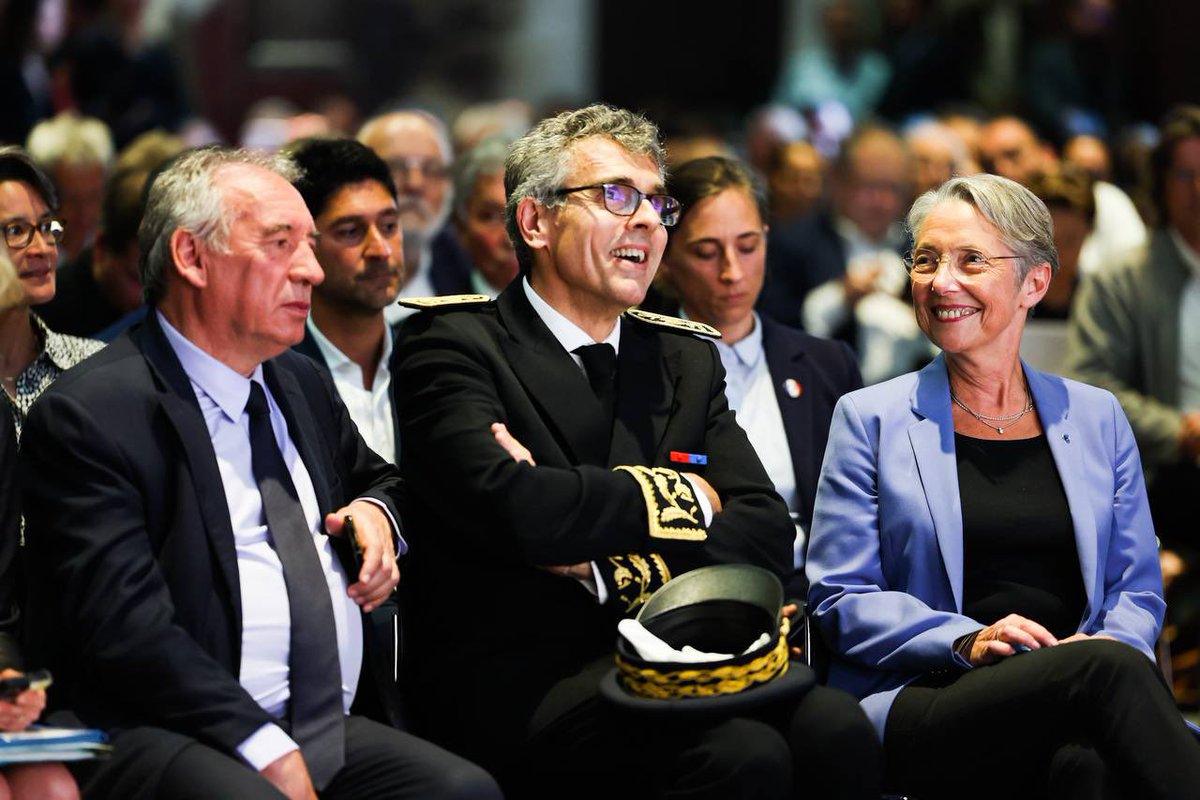 Elisabeth_Borne's tweet photo. #CNR | Garantir l’accès de tous à un logement digne, durable et abordable. 

C’était une promesse du Président de la République que d’étendre la caution publique pour les locataires : la garantie Visale sera doublée pour atteindre 2 millions de bénéficiaires. https://t.co/gb9JdgU40M