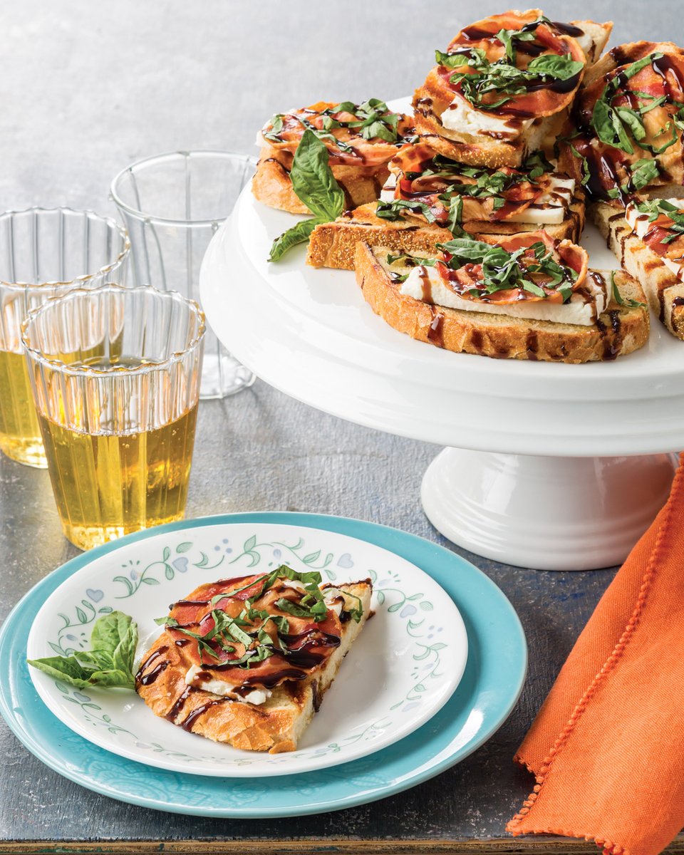 A wonderful appetizer, these Crispy Feta Toasts with Pancetta are perfect for gatherings! bit.ly/3eEt624

#crispy #feta #toast #pancetta #easyrecipe #Louisianacookin