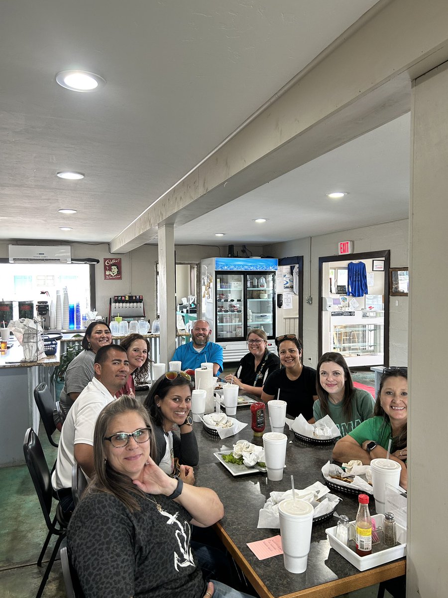 wendyconover12's tweet photo. This crew is heading to Abilene! Look out CEN we are on the way. https://t.co/efYUCtuUgt