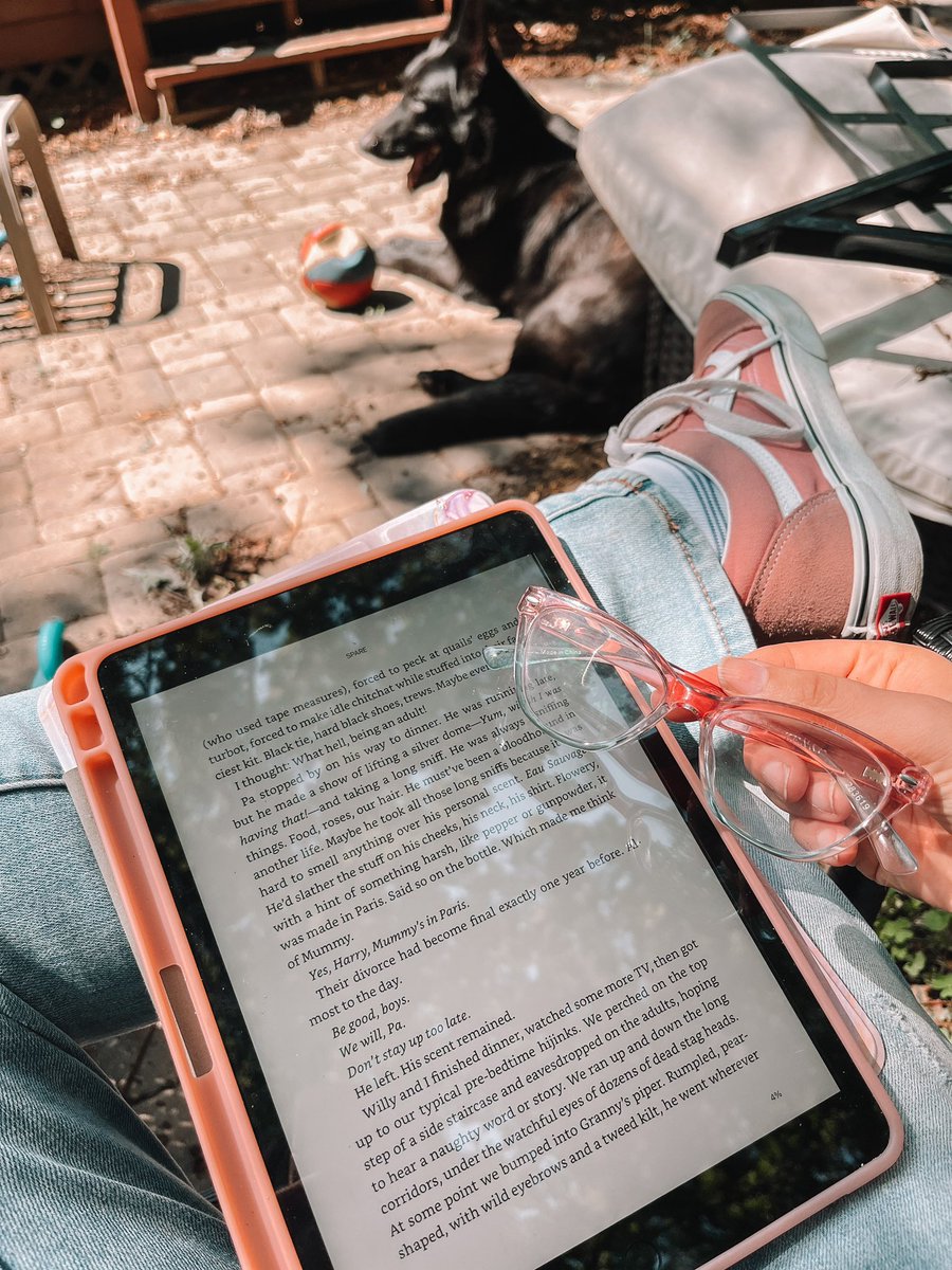 ☀️📖🐾

These glasses have the blue-light blocking lenses so they help to protect my eyes when I read on my iPad (or if I’m working or just scrolling on my phone). 

Save on your own glasses with this Zenni discount code: ZENF1GSJB74