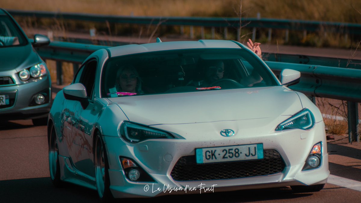 Holalalpha's tweet photo. Le #mergueztuningshow s’est terminé hier soir et voici un court aperçu de mes photos.
En commençant par la meilleure partie : les embouteillages 😍 1/2 : 
(1/2 des embouteillages pas de toutes les photos hein) https://t.co/cnTW8N5iq9