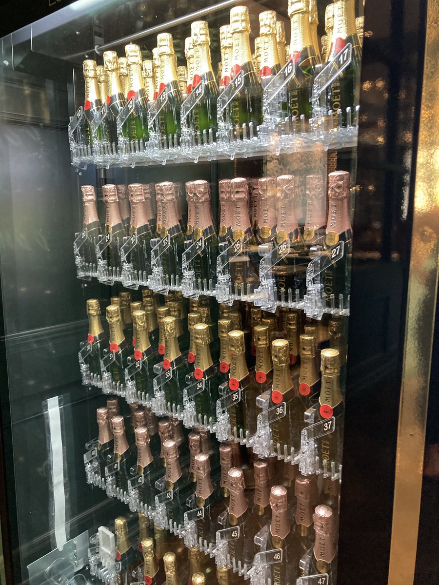 Champagne Vending Machine spotted in Wisconsin, USA. @MoetUSA @Moet_UK <a href="/BadgerLiquor/">Badger Liquor</a>  #wine