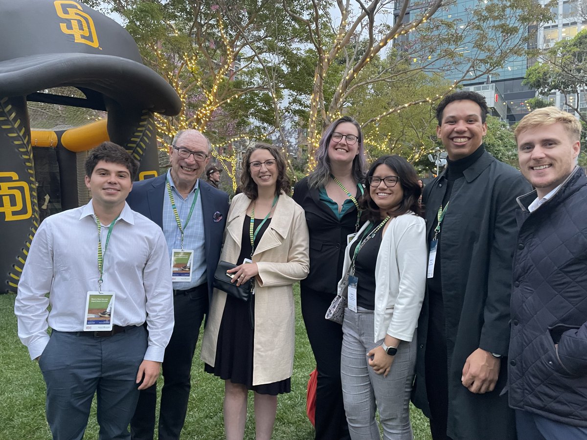 sd_fdn's tweet photo. Thank you, @SDRegionalEDC for having #TeamSDF and partners @PolicyInnovate for an amazing evening at last week’s annual dinner! SDF is honored to join over 900 organizations, businesses & community leaders in celebrating San Diego’s inclusive economic growth. #InclusiveSD https://t.co/t0mzM88M2D