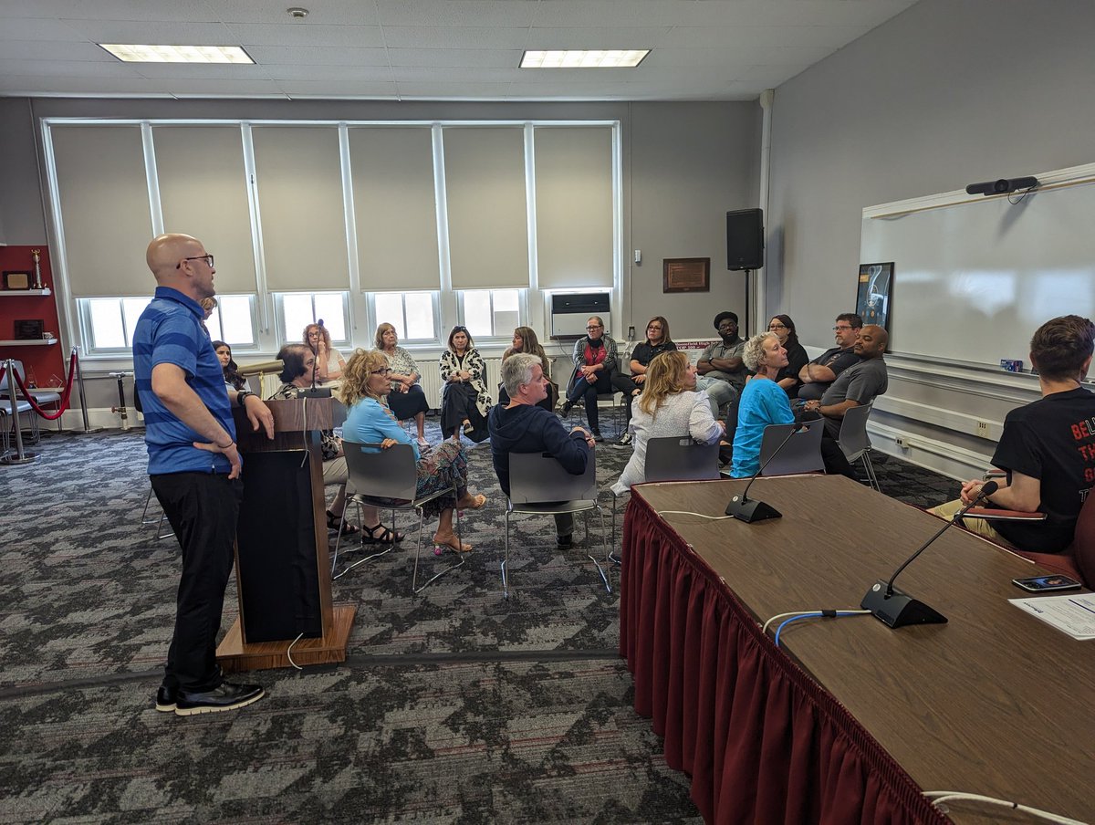 Mr. Murray tweet media