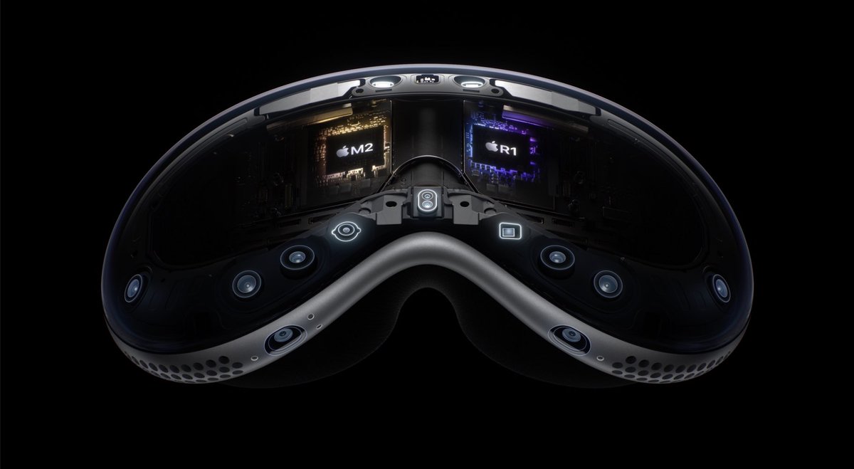 TopTechNGadgets's tweet photo. Los visores de #XR de #Apple #VisionPro, llega a principios del próximo año, disponible en US.

$3499 USD

*bateria incluida.

#AppleVisionPro
#AR + #VR = #XR
#R1 + #M2 = #VisionPro
#WWDC23 https://t.co/hVGx1oVxT0