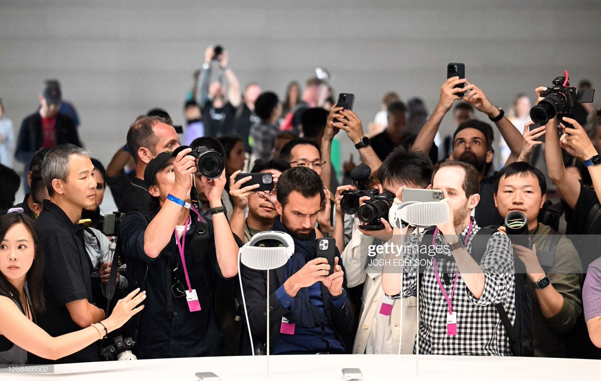 jordannovet's tweet image. PR people dream of 'moments' like this