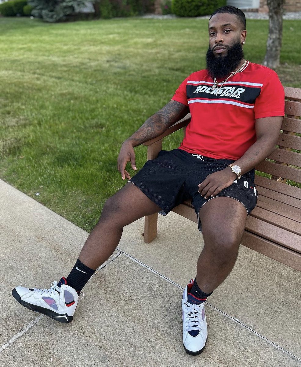 Why you ain’t sittin on my lap yet?👀