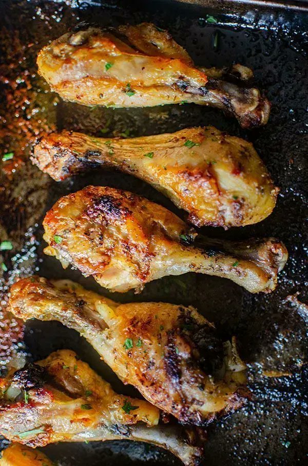 Crispy baked chicken drumsticks - LOVE this recipe with the crispy skin!

RECIPE: buff.ly/2x289L4
#cooking #recipe