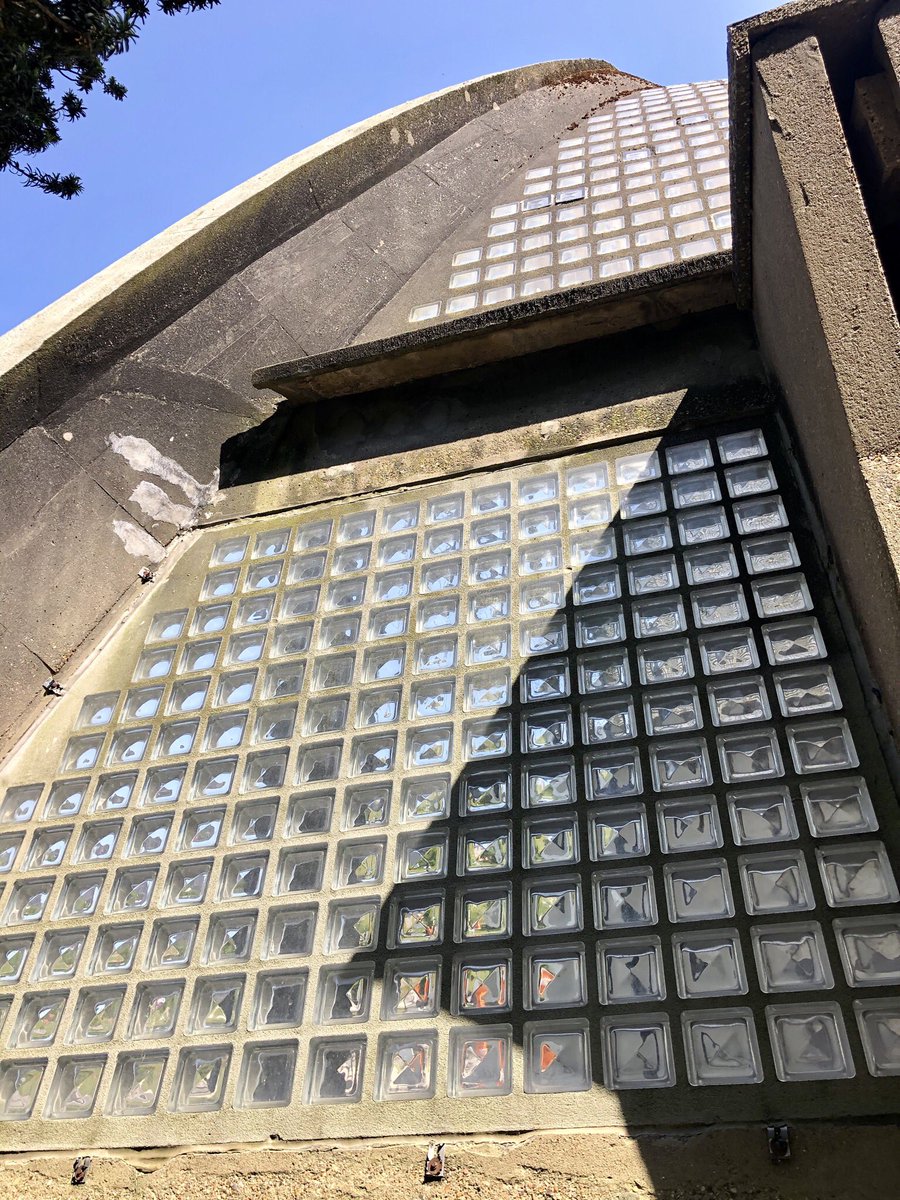 LHsansfiltre's tweet photo. Frontière anti piétons ville haute et basse : le tunnel Jenner
L’ancien tunnel se visite ce week-end avec https://t.co/847yv5d5eX
#fer #verre #beton #tunnel #jenner #lehavre #velo #voiture #interdit #sensinterdit #barrière #lehavre #lehavresansfiltre #lehavrecity https://t.co/73uON4XMpa
