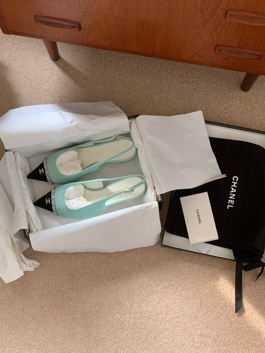 okeficion's tweet photo. Since you can't get to the top in one step, then step on every step in front of you #Shopping #Chanel #Shoes https://t.co/QMkh5XjyKE