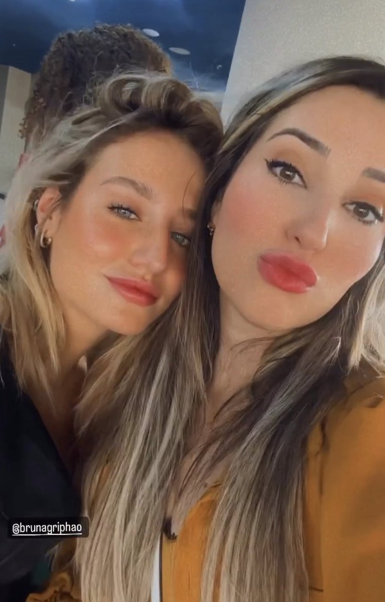 Iamthemanuele's tweet photo. MUNDINHO BRUNER : Bruna tá com Amanda
#brunagriphao #AmandaMeirelles
#brumanda https://t.co/y63F5TlXyk