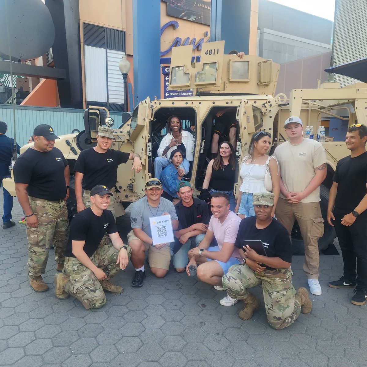 BOSSFortIrwin's tweet image. This weekend, Fort Irwin BOSS took a trip to WB Studios and, for dinner, stopped at Universal City Walk, where we met some outstanding soldiers from @916THSPTBDE supporting the @USArmy Salute to Summer event! A great event for our single soldiers!!
@NTC_UPDATE @USArmySMA