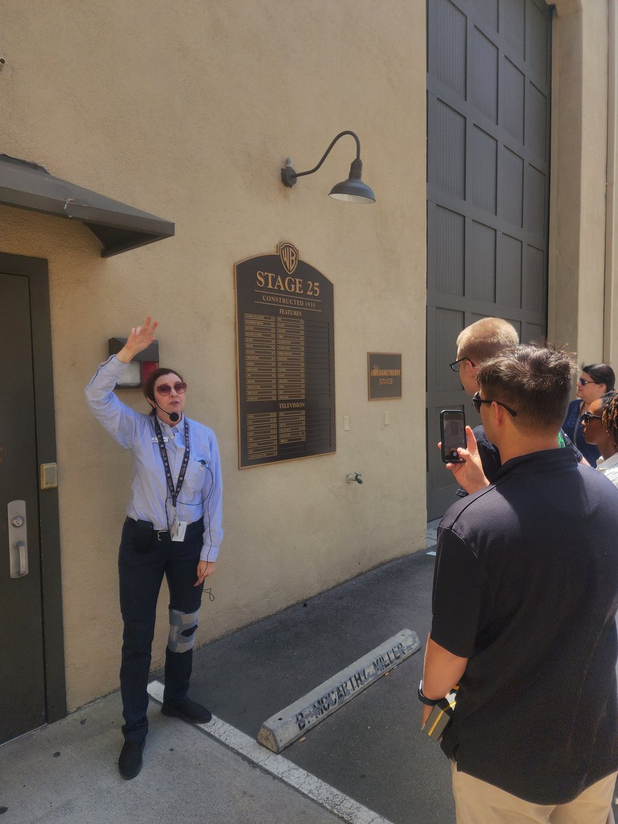 BOSSFortIrwin's tweet image. This weekend, Fort Irwin BOSS took a trip to WB Studios and, for dinner, stopped at Universal City Walk, where we met some outstanding soldiers from @916THSPTBDE supporting the @USArmy Salute to Summer event! A great event for our single soldiers!!
@NTC_UPDATE @USArmySMA