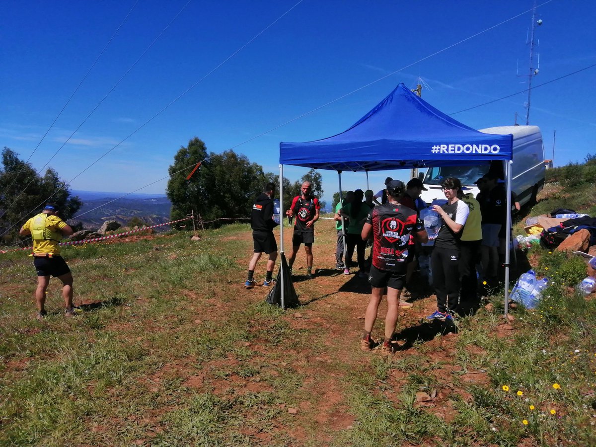 CarlosH85430696's tweet photo. Abastecimento no Alto de São Gens, edição de 2023 do Ultra Trail do Texugo #atrp #itra #trail #trailrun #trailrunner #trailrunning #ultratrail #ultratrailrun #ultratrailrunner #ultratrailrunning https://t.co/YuaYRerfZu