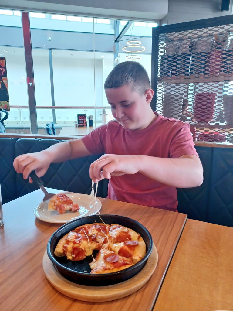 MrsEdwards_IWBS's tweet image. This boy has worked so hard over the year to achieve multiple Nat 3s and has already made a strong start on Nat 4 maths. Pizza and mini golf today as part of a celebration of this 🍕🏑 #watchusgrow #successfullearner #proudteacher