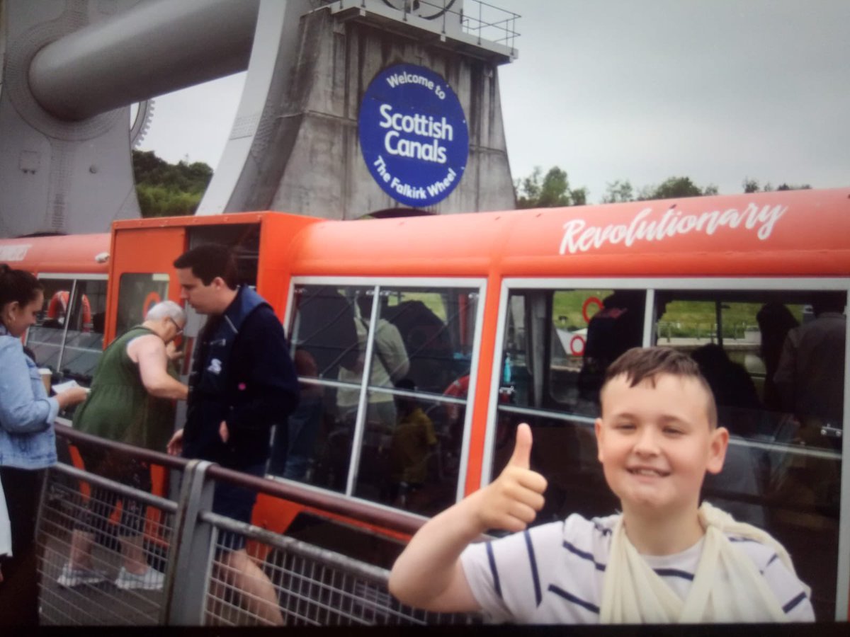 Shetland enjoy their summer trip to the Falkirk Wheel & The Kelpies today ☀️