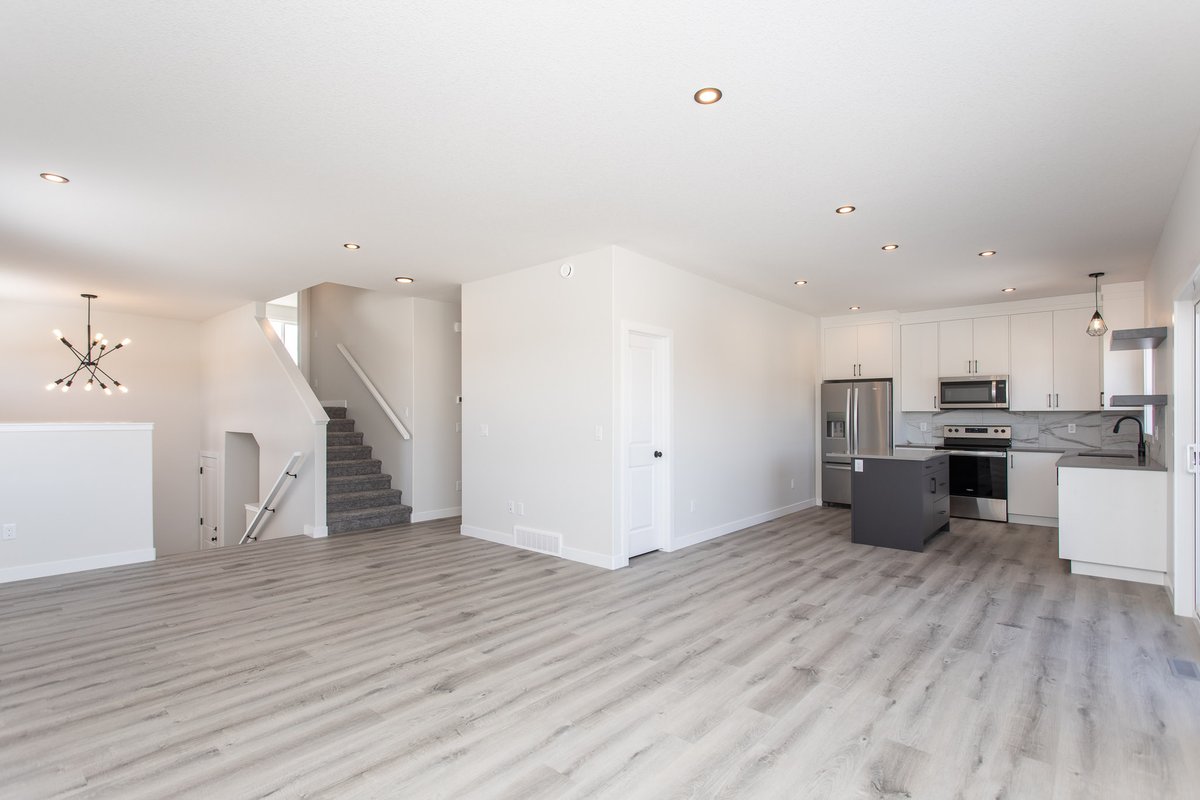 laebonhomes's tweet image. #MoveinMonday  • Featured Home📷 4434 53 Street #RockyMtnHouse • 1459 sq.ft. • 3 Bdrms • 2 Baths • Spacious, private primary suite • Quartz countertops • Corner homesite • Offered at $419,900 which is about $2,444/month

More info 👉 laebon.com/4434-53-street…