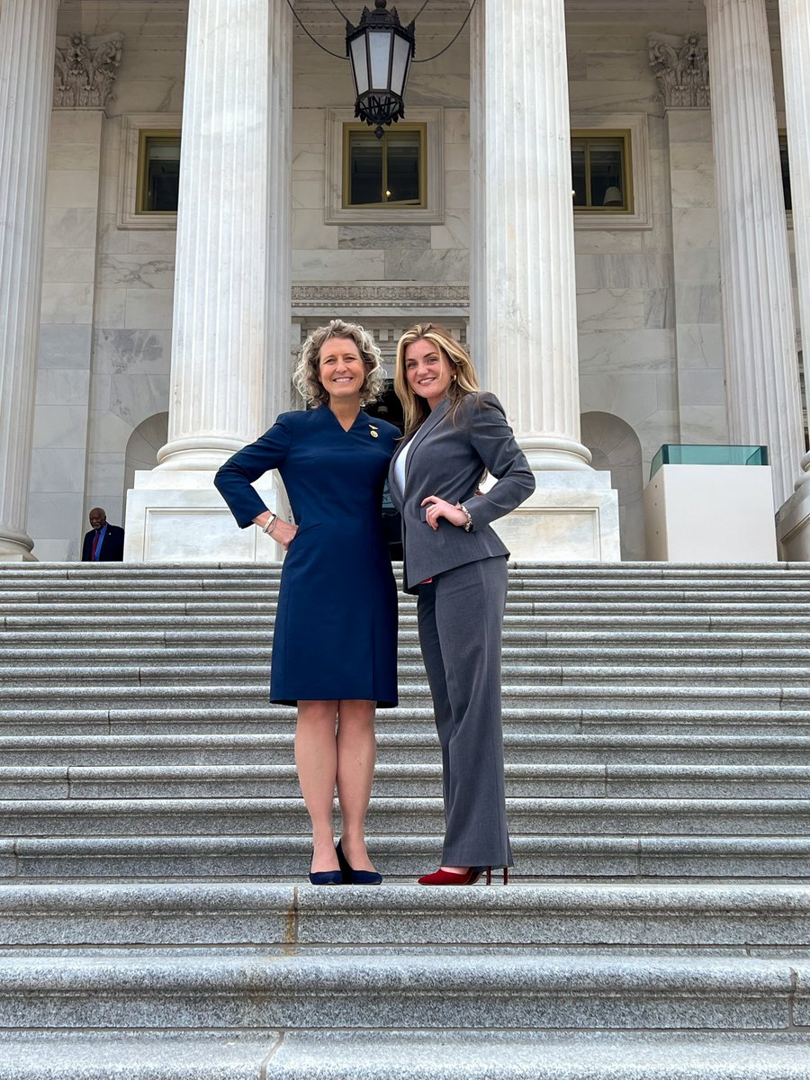 RepJenKiggans's tweet photo. Thank you to Team Kiggans' inaugural interns, Breana and Megan, for their months of hard work serving Virginia’s Second District…! We loved having you with us during our first months in Congress! Excited to start our next set of interns…. Welcome to the Team…! #BestInterns https://t.co/qBC4GBvFxq