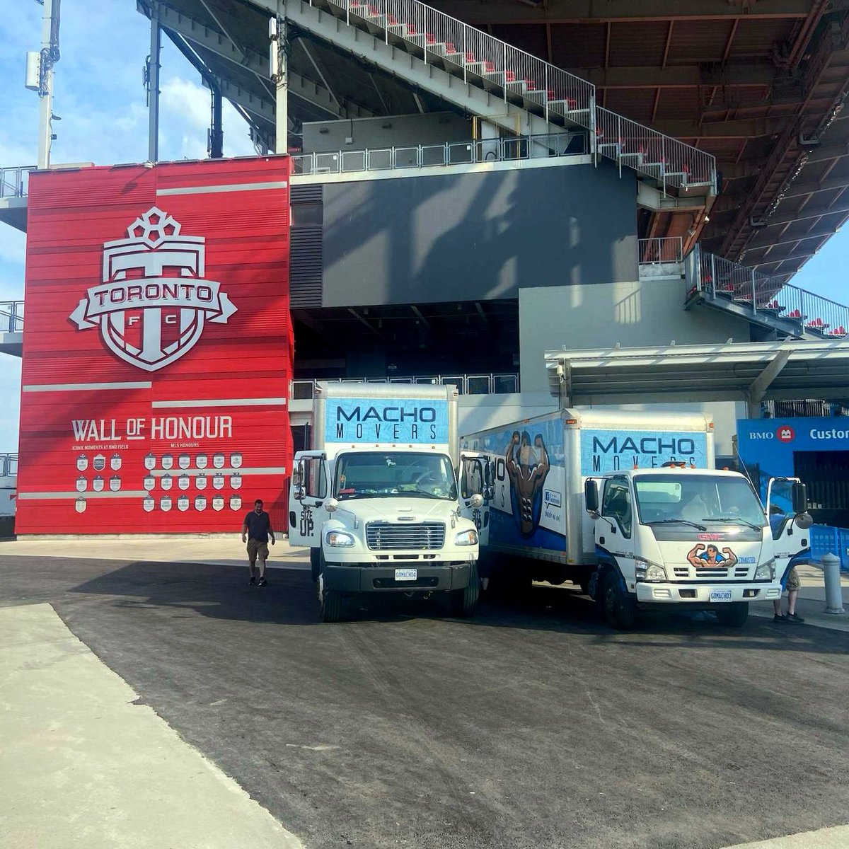 💪🏼Macho x Argos 🏈

We got to work with the <a href="/TorontoArgos/">Toronto Argonauts</a> moving their equipment from <a href="/uofg/">University of Guelph</a> back to their home base at BMO Field.

The blue duo you never knew you needed! 💙
#TorontoArgos
#CFL