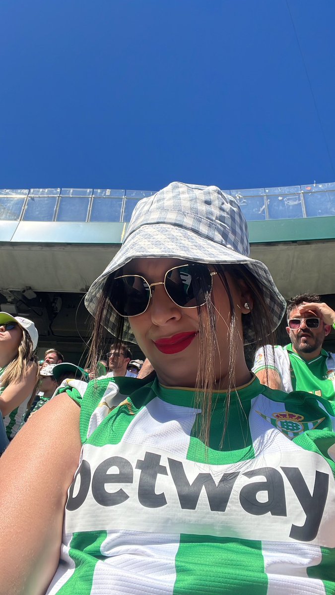 MaríaMM tweet media