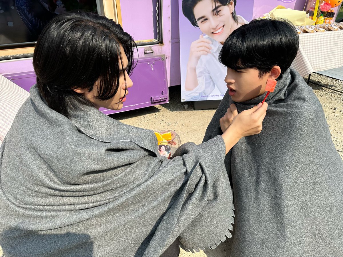 deermyraccoon's tweet photo. A busy day for #WujuReporter since we got 4 food trucks sent to the set 🙈 So here’s a compilation post for today 💁‍♀️ <05 Jun 23> 

#JeffBarcode #WujuBakery #JeffBarcodeWujuBakery https://t.co/galFxc1XjC