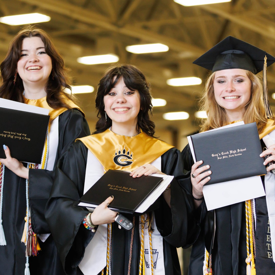 CumberlandCoSch's tweet photo. Congratulations to the Class of 2023 from Gray's Creek High School! Learn more about these successful graduates and view graduation snapshots and more at: https://t.co/E1YliGBGvP. #CCSGrads2023 https://t.co/CADCGIIYJR