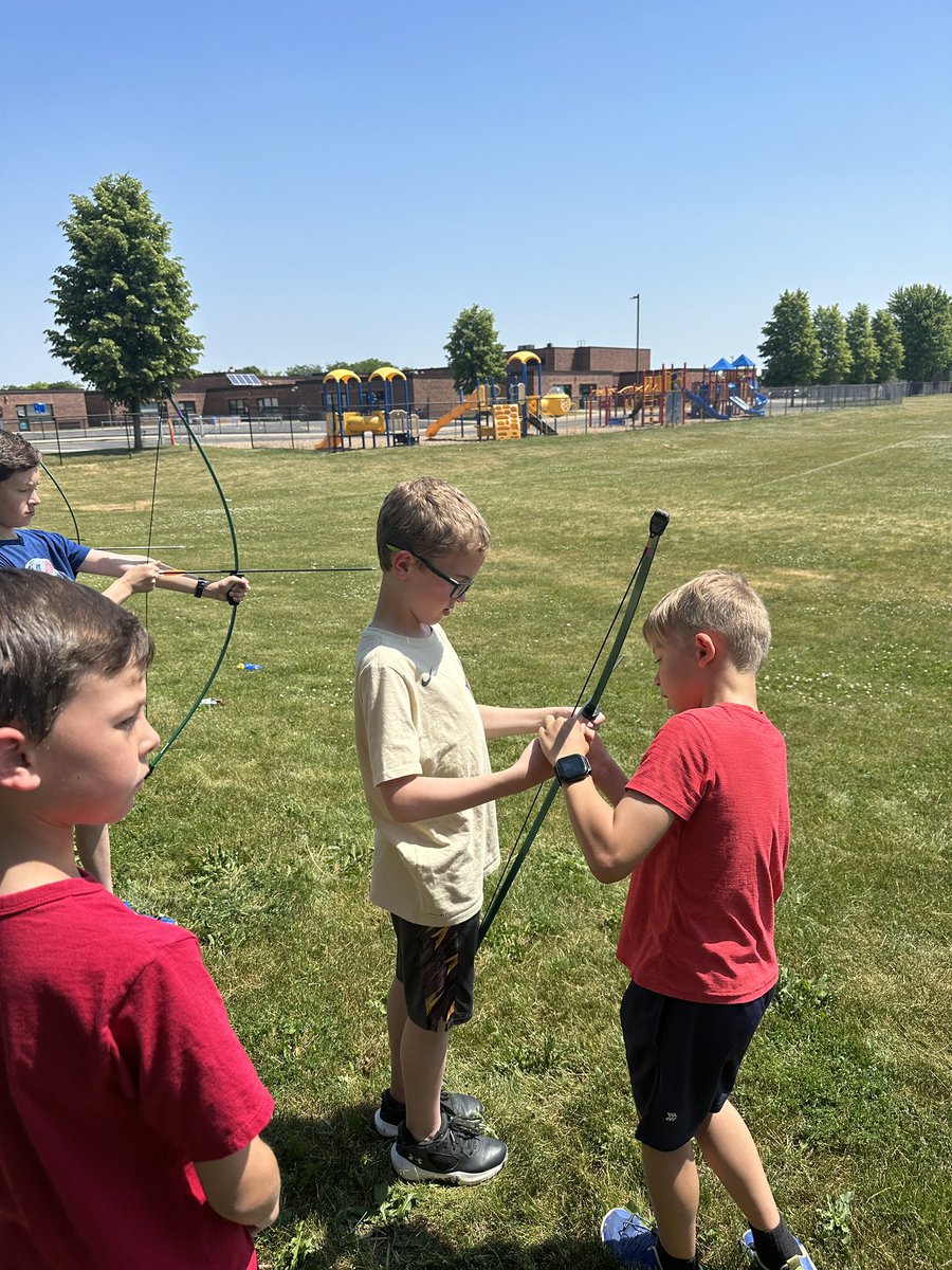MSNorthPE1's tweet photo. Fishing, Biking and Archery all big hits that beat the heat today🎣🚴🏼‍♀️🚴🏼🏹🎯 @D73Hei @HawthornMSN73 @District_73 https://t.co/yJTeGSISya