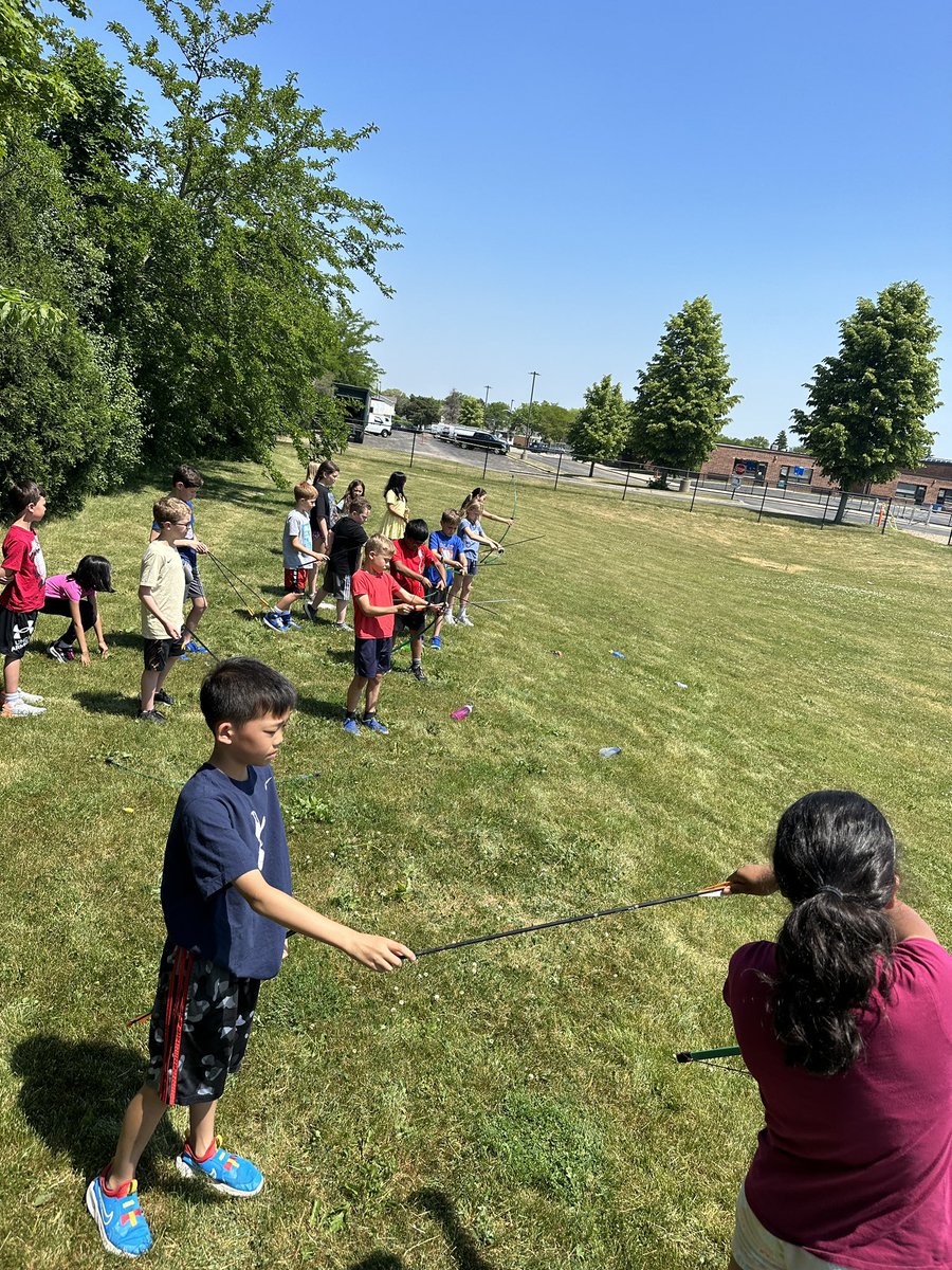 MSNorthPE1's tweet photo. Fishing, Biking and Archery all big hits that beat the heat today🎣🚴🏼‍♀️🚴🏼🏹🎯 @D73Hei @HawthornMSN73 @District_73 https://t.co/yJTeGSISya