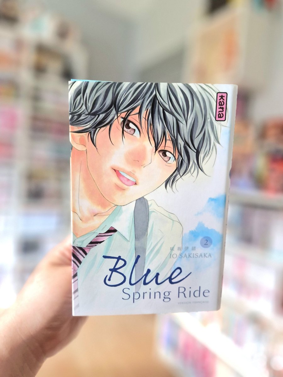 SayaHaruna17's tweet image. 1ers achats du mois de Juin ☀️
Le soleil est la, il fait chaud et pourtant j'ai toujours besoin de ma dose de romance 😍 avec #bluespringride (@EditionsKana), #chocolatevampire (@Soleil_Manga), #kaguyasamaloveiswar (@pikaedition) et #whisperingyoualovesong (@TaifuYuri) 💖🥰😍