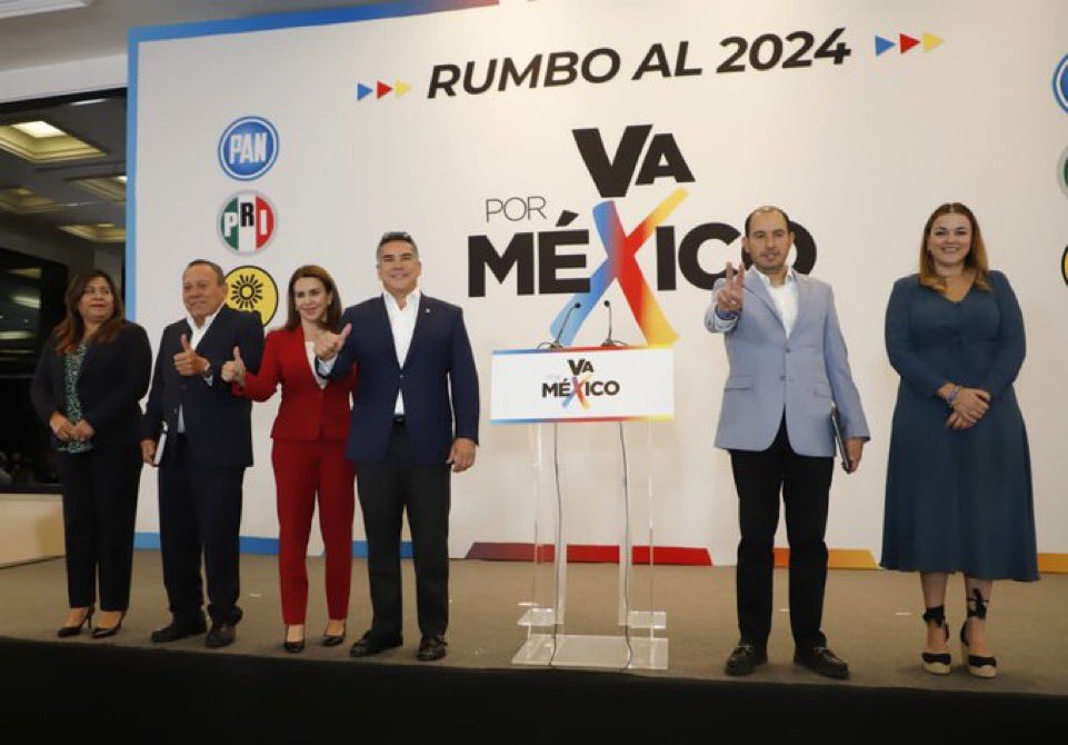 ar2_mx's tweet photo. :#Ar2Reflexión🦎🤔:
Este es un llamado a @alitomorenoc @MarkoCortes y @Jesus_ZambranoG
“O se aplican o de plano la #SociedadCivil los deja solos para el 2024… ya nos estamos cansando de que a la #MareaRosa la estén #PADROTEANDO”
PD: c tnía q dcir. https://t.co/saGJxB0UOC