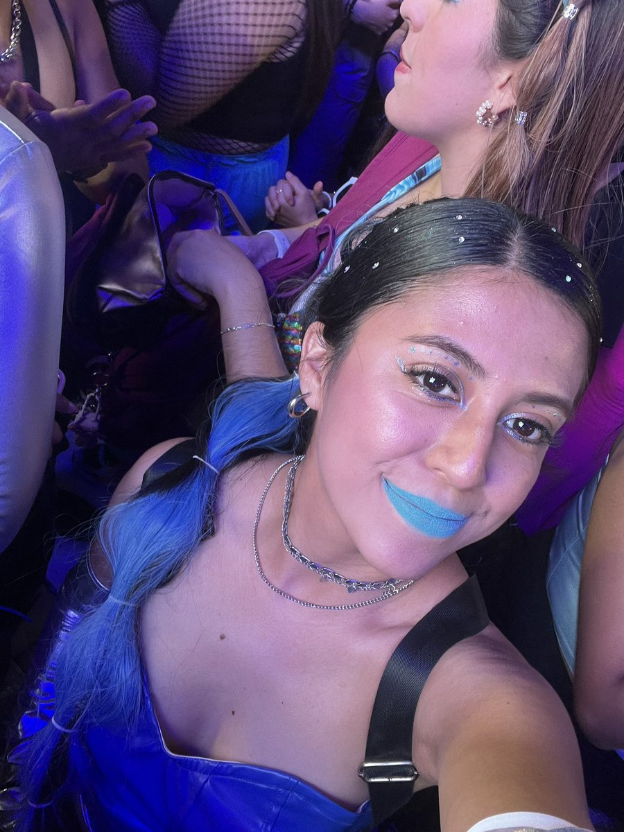 vmmorenom's tweet photo. La más Saturnina 🪐🛸💙 pues la pase muy chimba en el concierto del Rauleeto 👽
#satourno #rauwalejandro #rauleeto https://t.co/kFrI9ccxG9