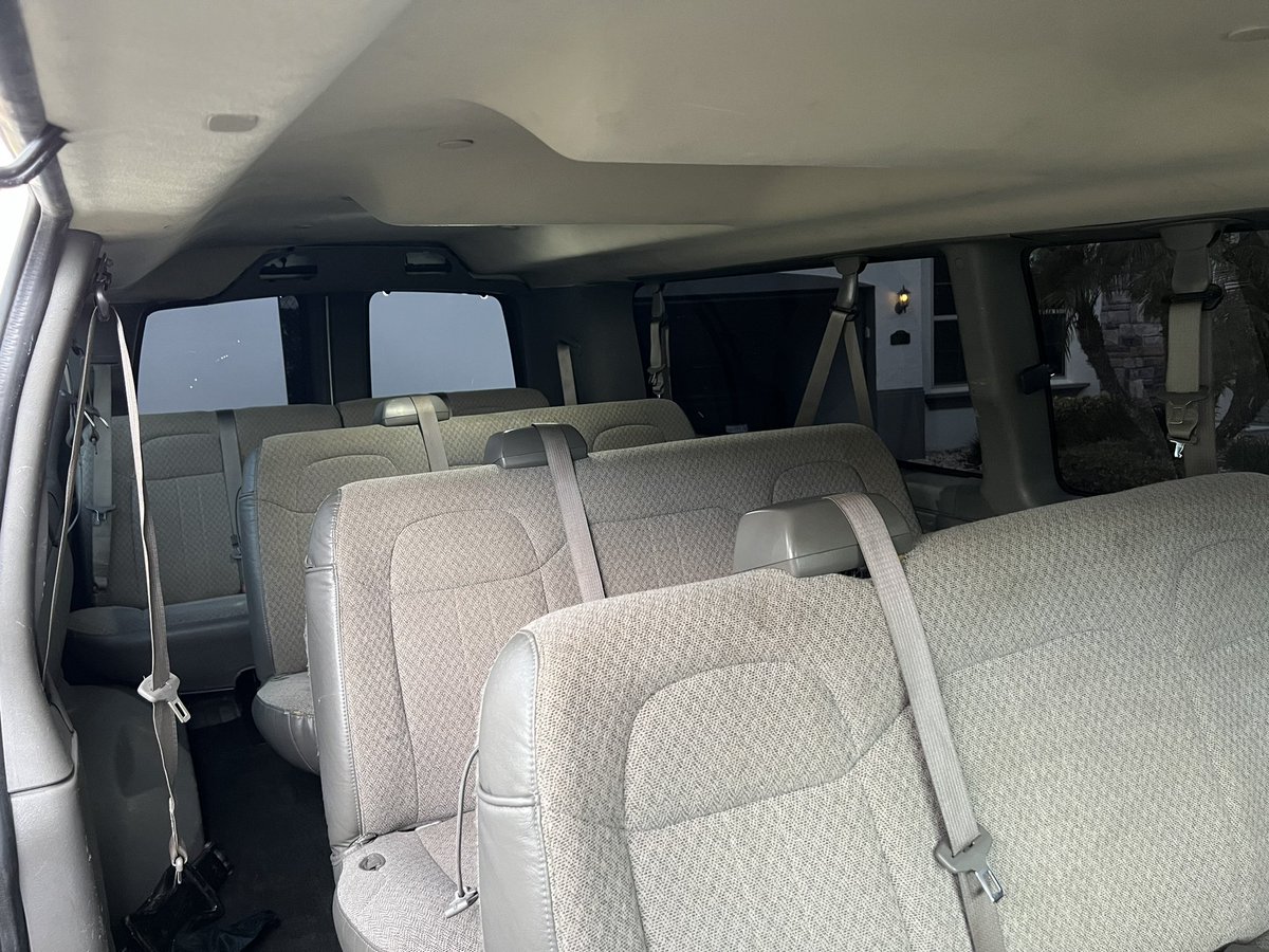 FRONZ1LLA's tweet photo. #PandaVan is officially available to rent! If your band needs a reliable van/trailer combo for tour hit me up for rates 🐼🔥
BusinessFronz@gmail.com https://t.co/hJGdGTWVLU