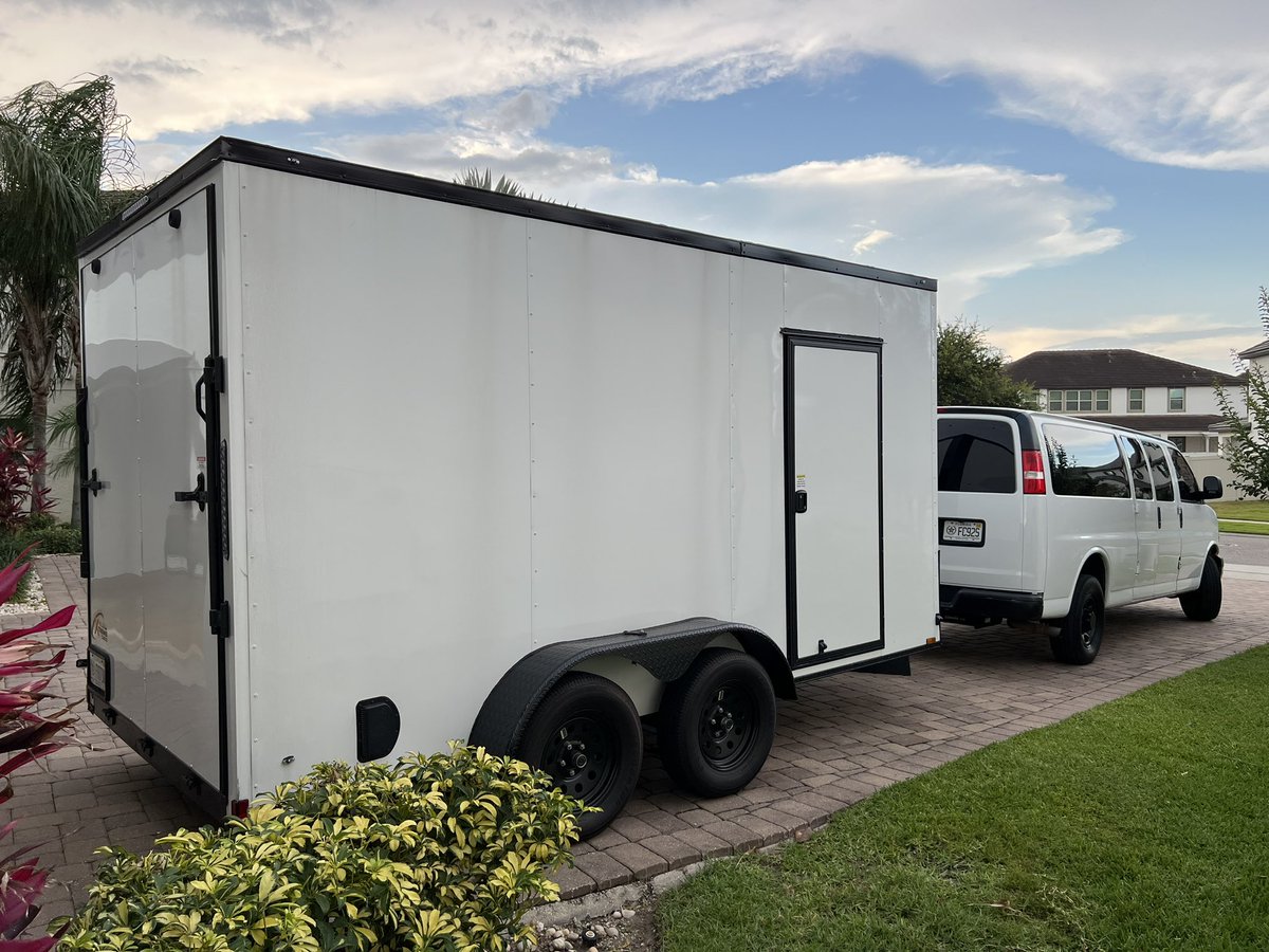 FRONZ1LLA's tweet photo. #PandaVan is officially available to rent! If your band needs a reliable van/trailer combo for tour hit me up for rates 🐼🔥
BusinessFronz@gmail.com https://t.co/hJGdGTWVLU