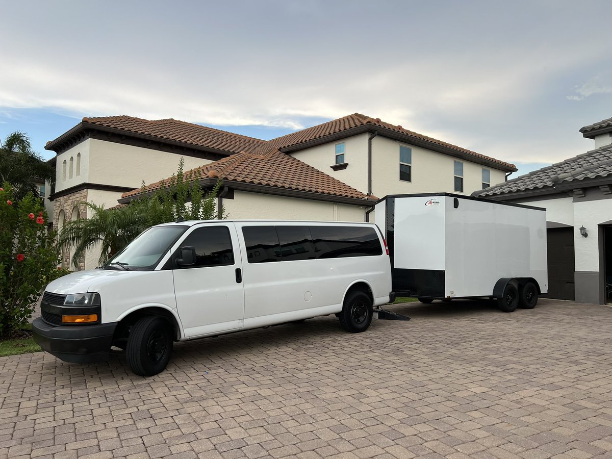 FRONZ1LLA's tweet photo. #PandaVan is officially available to rent! If your band needs a reliable van/trailer combo for tour hit me up for rates 🐼🔥
BusinessFronz@gmail.com https://t.co/hJGdGTWVLU