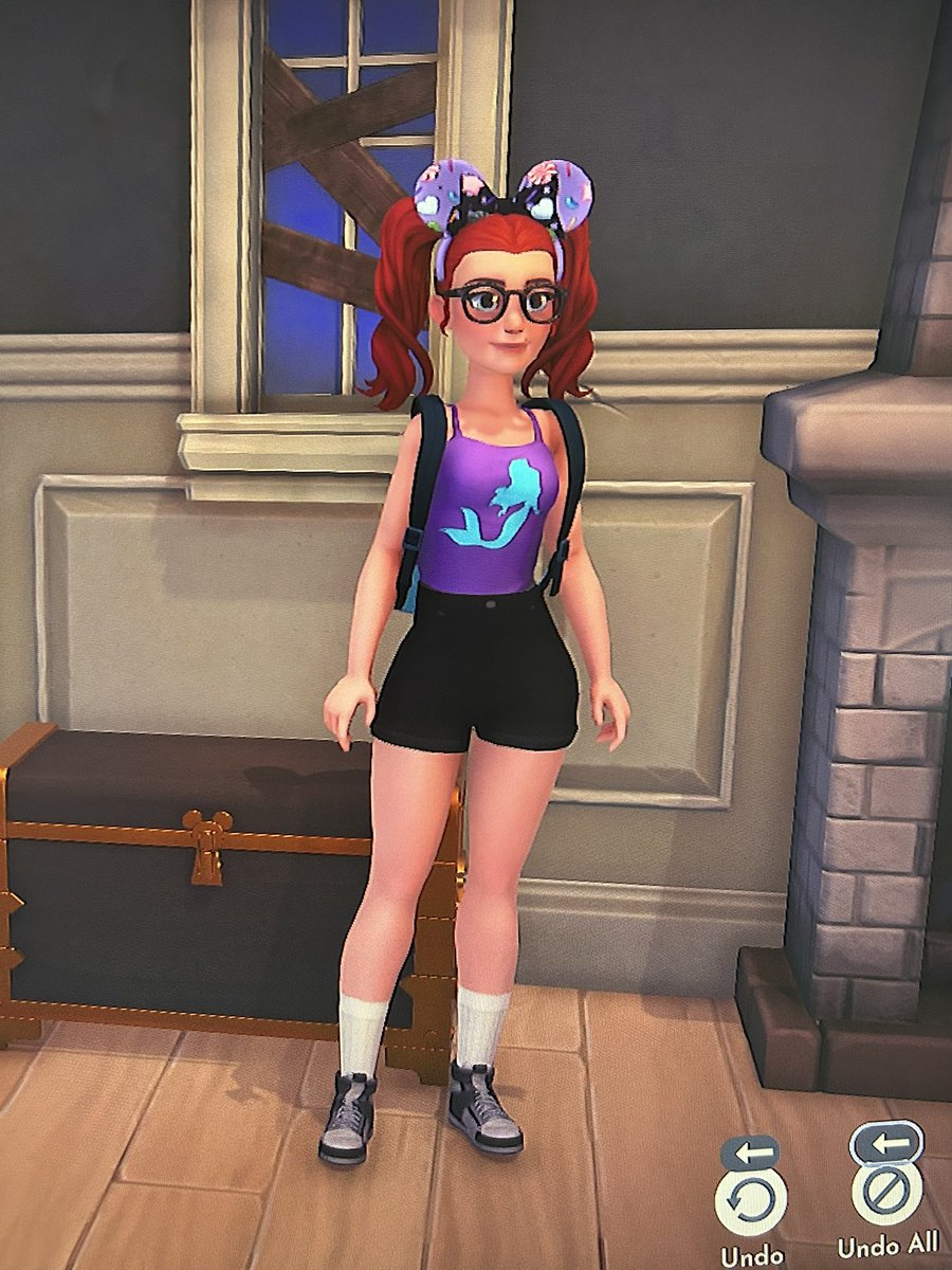 BasicGurrll's tweet image. Don’t mind me just designing the Ariel bag of the century ✨simple yet subtle✨ 😂 #LittleMermaid #DisneyDreamlightValley #JustStartedPlaying