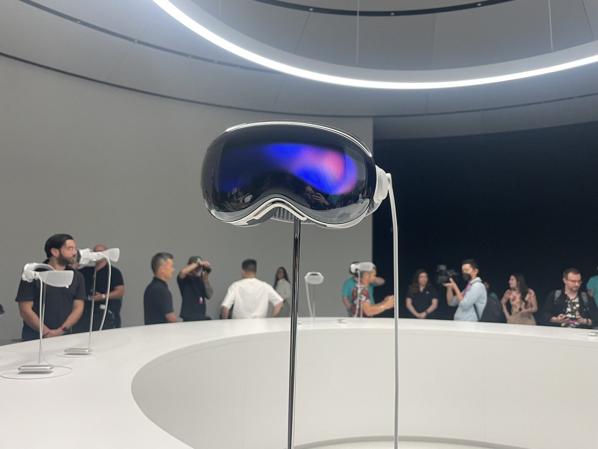 All hail the future of Apple