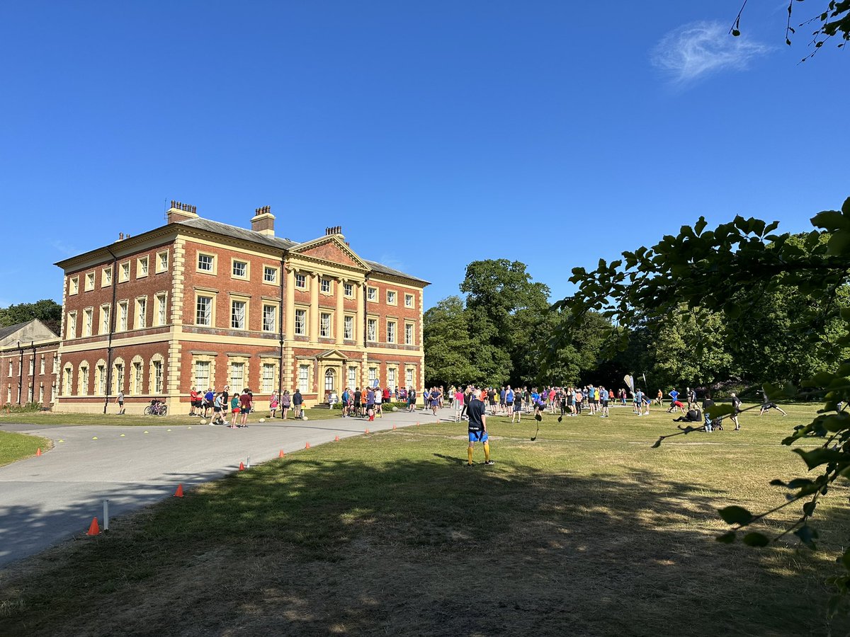 Blue skies were in abundance this weekend - and this weeks #runreport pays tribute to an amazing club which is at the very heart of <a href="/LythamHall/">Lytham Hall</a> Here’s <a href="/nickmhyde/">Nick Hyde🏃🏻💚</a> with more… parkrun.org.uk/lythamhall/new… 

<a href="/parkrunUK/">parkrun UK</a> #parkrun #loveparkrun <a href="/parkviewruns/">ParkView4U Run Group</a> 💙🧡