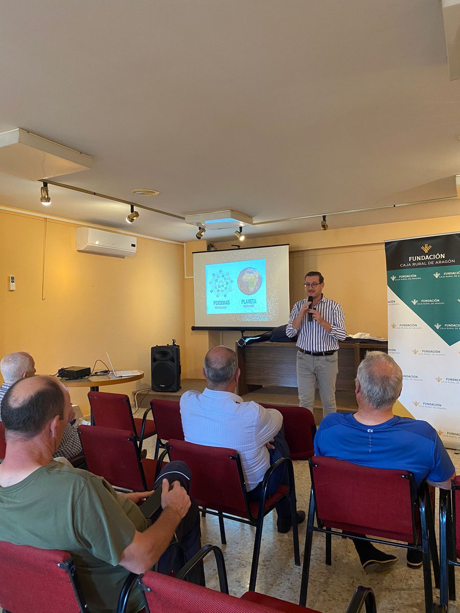 Esta tarde Fundación <a href="/CajaRuralAragon/">Caja Rural de Aragón</a> organizó una nueva formación en Economía Social y Cooperativismo de #Binaced, impartida por <a href="/TorresQuilez/">Jorge Torres Quilez</a>