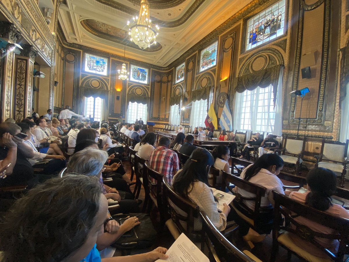Estamos en la Asamblea Cantonal de Participación Ciudadana en <a href="/alcaldiagye/">Muy Ilustre Municipalidad de Guayaquil</a> en representación de los Derechos Animales. Es la primera vez que los animales son incluidos en estos espacios. Somos #ElPaísDeLosDerechosAnimales