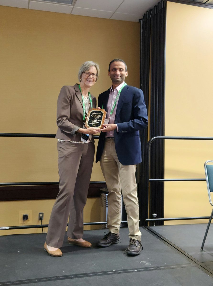 .@JCSMJournal associate editor Sasikanth Gorantla is this year's Stuart Quan Award for Editorial Excellence recipient. Congrats! #SLEEP2023
