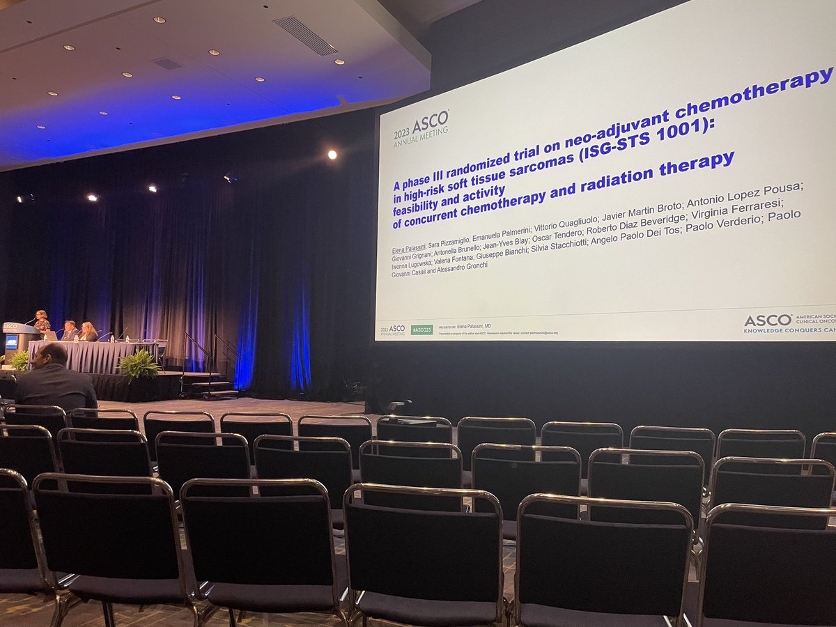 Great talk and noteworthy results presented by dr Elena Palassini today at #ASCO2023 #sarcoma oral abstract session. 
Concurrent  #chemoradiation  in high-risk STS is feasible and effective 

@ItaSarcomaGroup @GrupoGeis @IstTumori 

#ASCO2023 day 4 #rarecancers